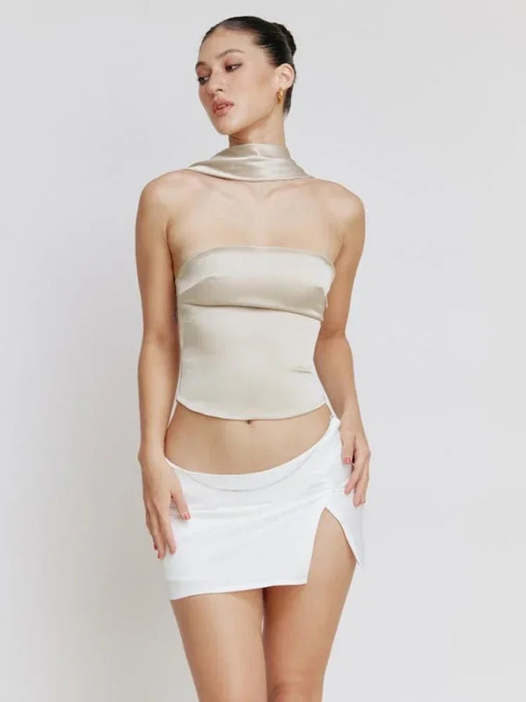 Tops Curtos de Cetim Sem Costas com Alça Halter