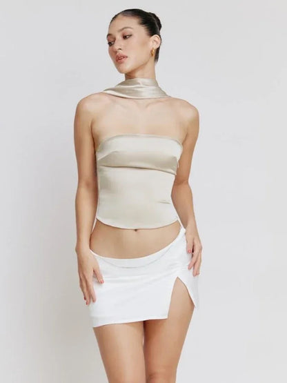 Tops Curtos de Cetim Sem Costas com Alça Halter