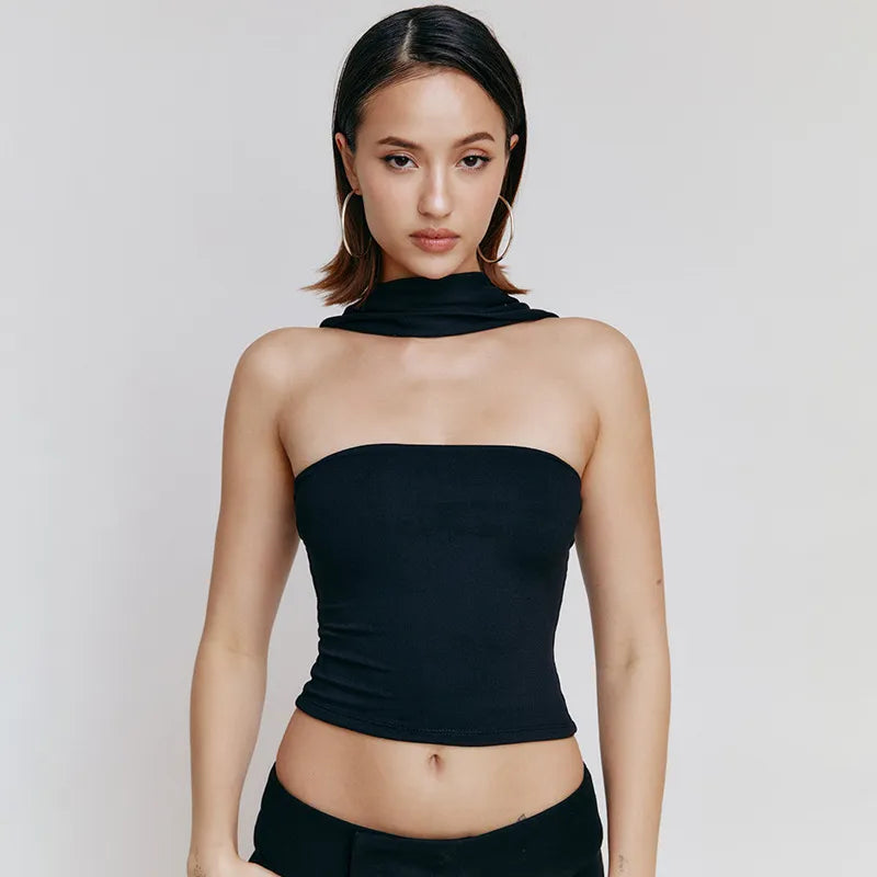 Tops Curtos de Cetim Sem Costas com Alça Halter